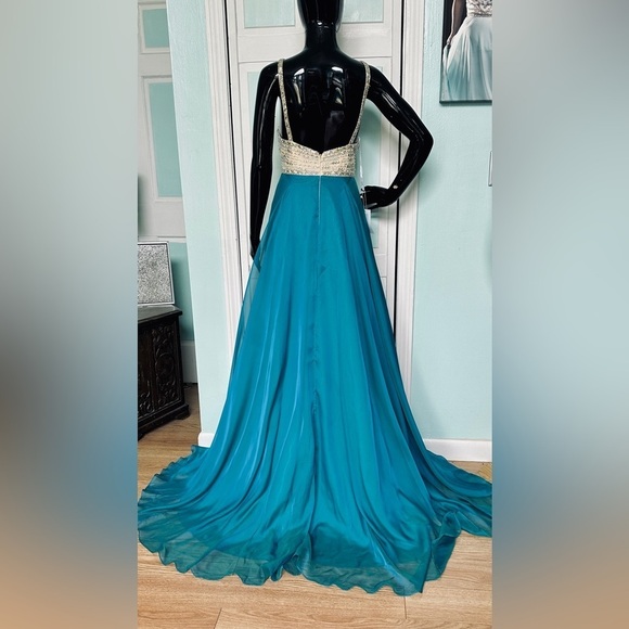 embroidered empire waist dress Cape Detailed Pearl Embroidered Empire Waist Wedding Dress main image 0
